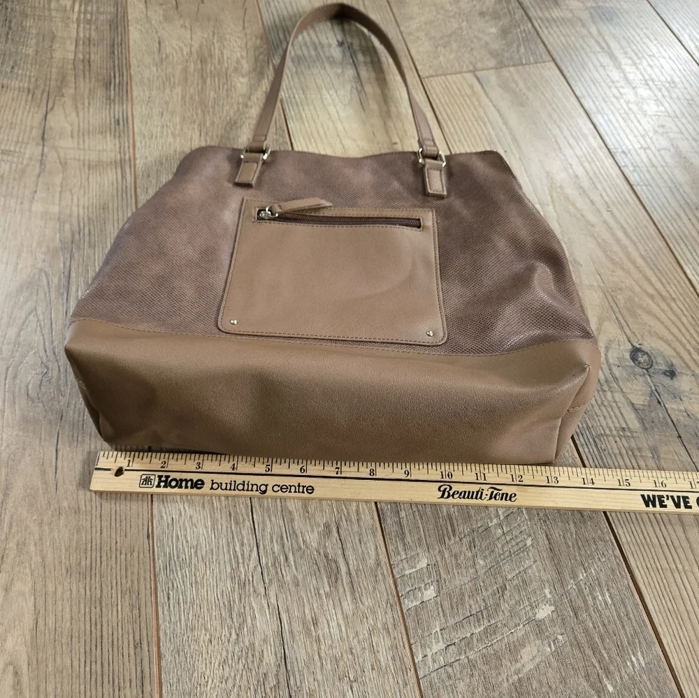 Bentley Leathers Inc. Mia & Luca Elegant Tan Women's Leather Bag - Picture 7 of 12